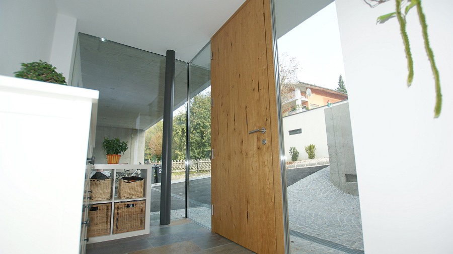 design deur van hout, houten deur, voordeur van hout, duurzame houten deur,
