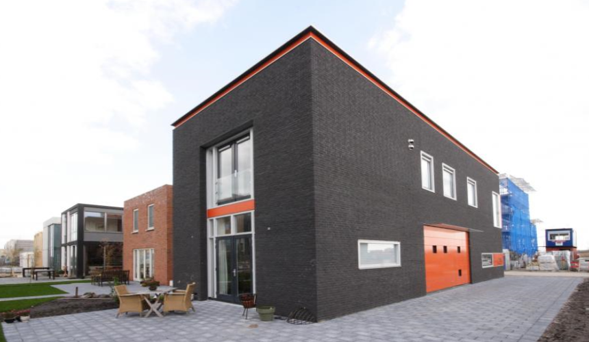 Deuren, ramen, hefschuifpui, vouwdeuren, harmonica vouwdeuren, schuiframen, authentieke kozijnen, duurzame kozijnen, isolerende kozijnen, Kozijnen van Kuiters, kozijnen van hout, houten kozijnen, houten deuren, houten ramen, isolatie kozijnen, Accoya kozijnen, kozijn van Accoya, Accoya bekleding,