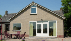 authentieke kozijnen, Hollandse kozijnen, nostalgische kozijnen, traditionele kozijnen, gevelkozijnen, hardhouten pui, pui, houten pui, buiten schuifpui, verticale schuiframen, houten schuifraam, Accoya ramen en kozijnen,