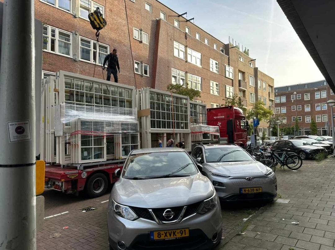 Kozijnen van Kuiters, kozijnen van hout, houten kozijnen, houten deuren, houten ramen, deur van hout, duurzame kozijnen, isolatie kozijnen, Accoya kozijnen, kozijn van Accoya, Accoya bekleding, luiken, shutters, buiten luik,