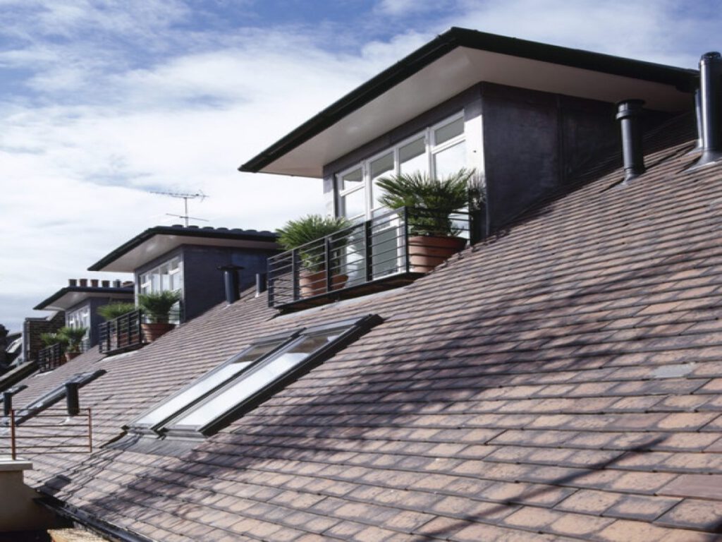 dakkapel, dakkapellen, houten dakkapel, houten dakkapel, Dakkapel glooiend dak, Dakkapel in puntvorm, Dakkapel met overstek, Dakkapel meelopenddak, Dakkapel standaard