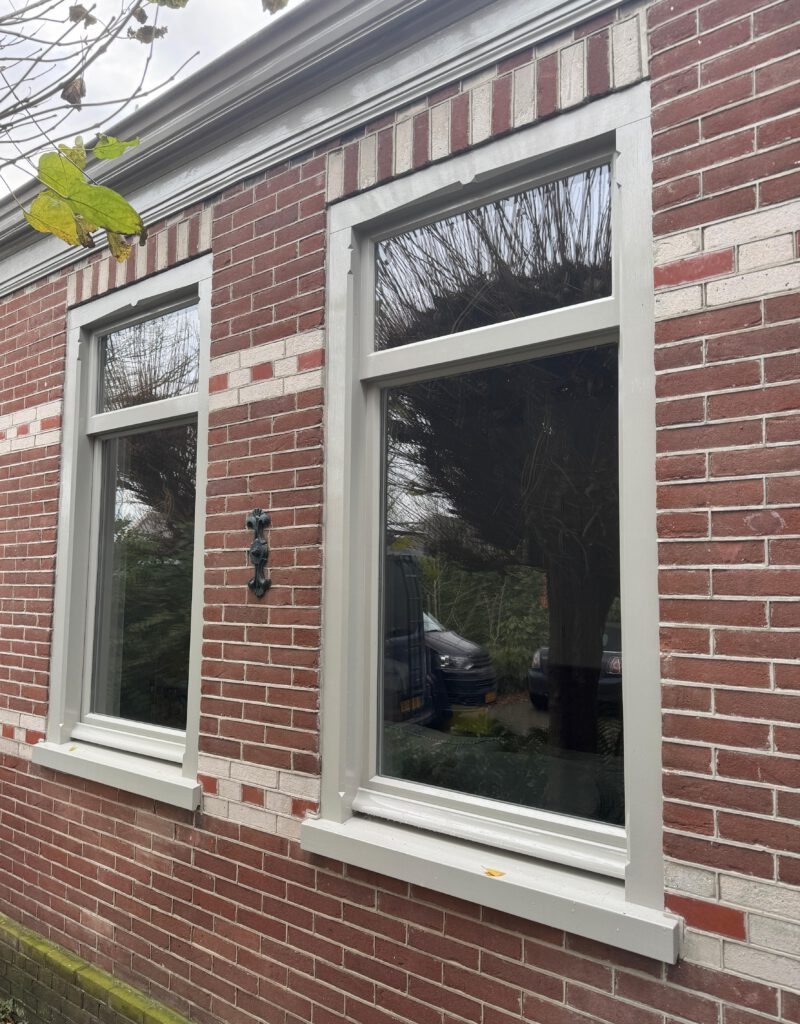 authentieke kozijnen, Hollandse kozijnen, nostalgische kozijnen, traditionele kozijnen, Schuifraam, schuif kozijn, schuifvenster, schuiframen, renovatie, restauratie schuifraam, verduurzaming woning, circulaire kozijnen, isolerende kozijnen of ramen, energiebesparende kozijnen, 