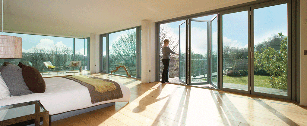 Volhout harmonica vouwpui, harmonica deuren, vouwdeuren, harmonica pui, vouwpui, harmonica vouwdeuren, houten vouwpui, buiten schuifpui, houten harmonica schuifpui, Accoya harmonica vouwdeuren
