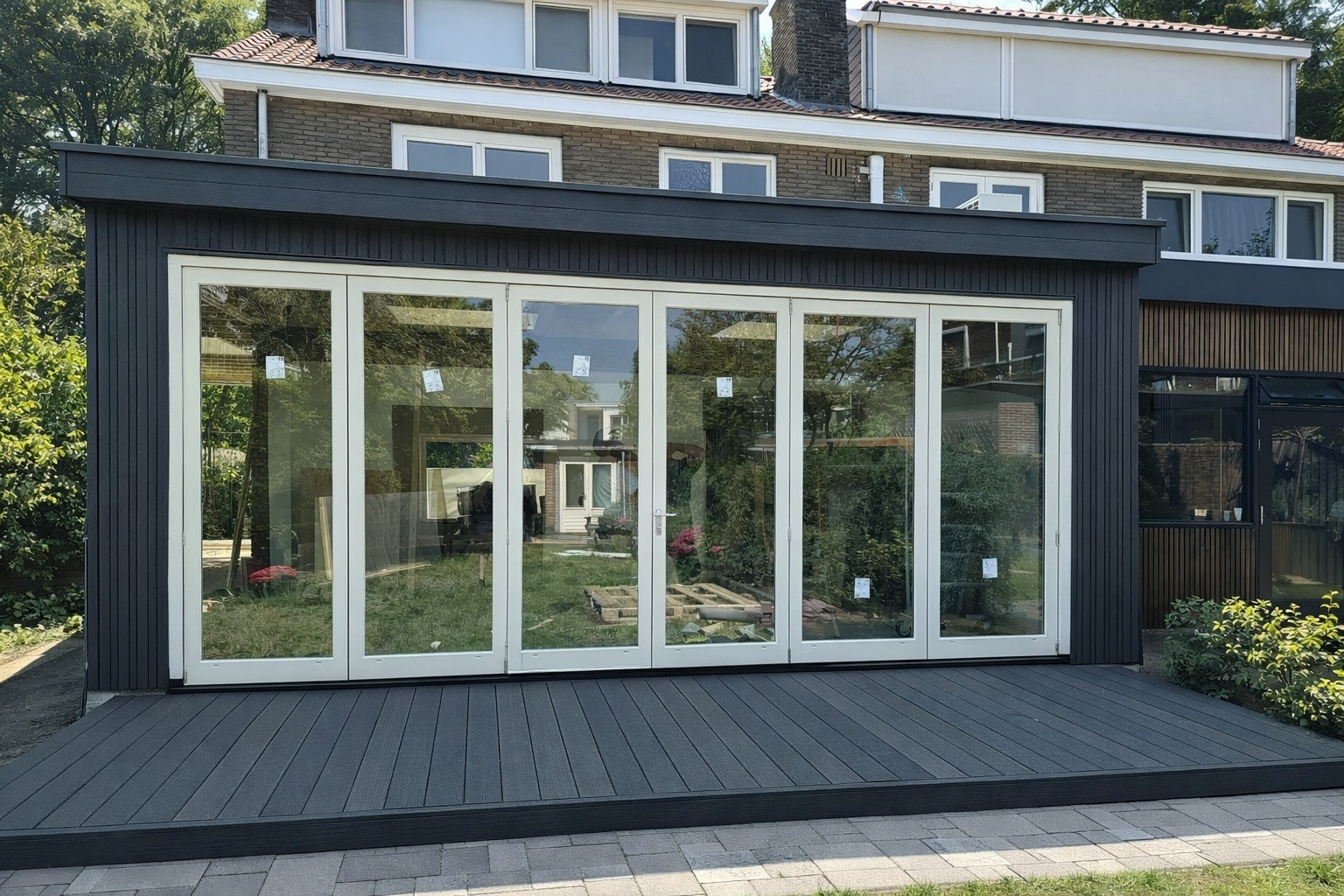 harmonica deuren, vouwdeuren, harmonica pui, vouwpui, harmonica vouwdeuren, houten vouwpui, buiten schuifpui, houten harmonica schuifpui, Accoya harmonica vouwdeuren