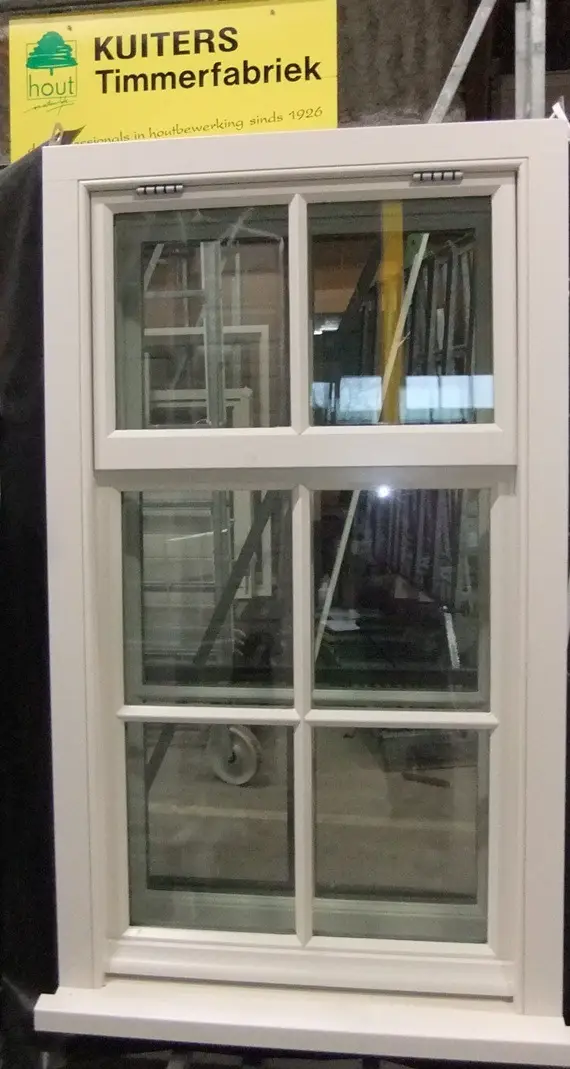 authentieke kozijnen, Hollandse kozijnen, nostalgische kozijnen, traditionele kozijnen, gevelkozijnen, hardhouten pui, pui, houten pui, buiten schuifpui, verticale schuiframen, houten schuifraam, Accoya ramen en kozijnen,