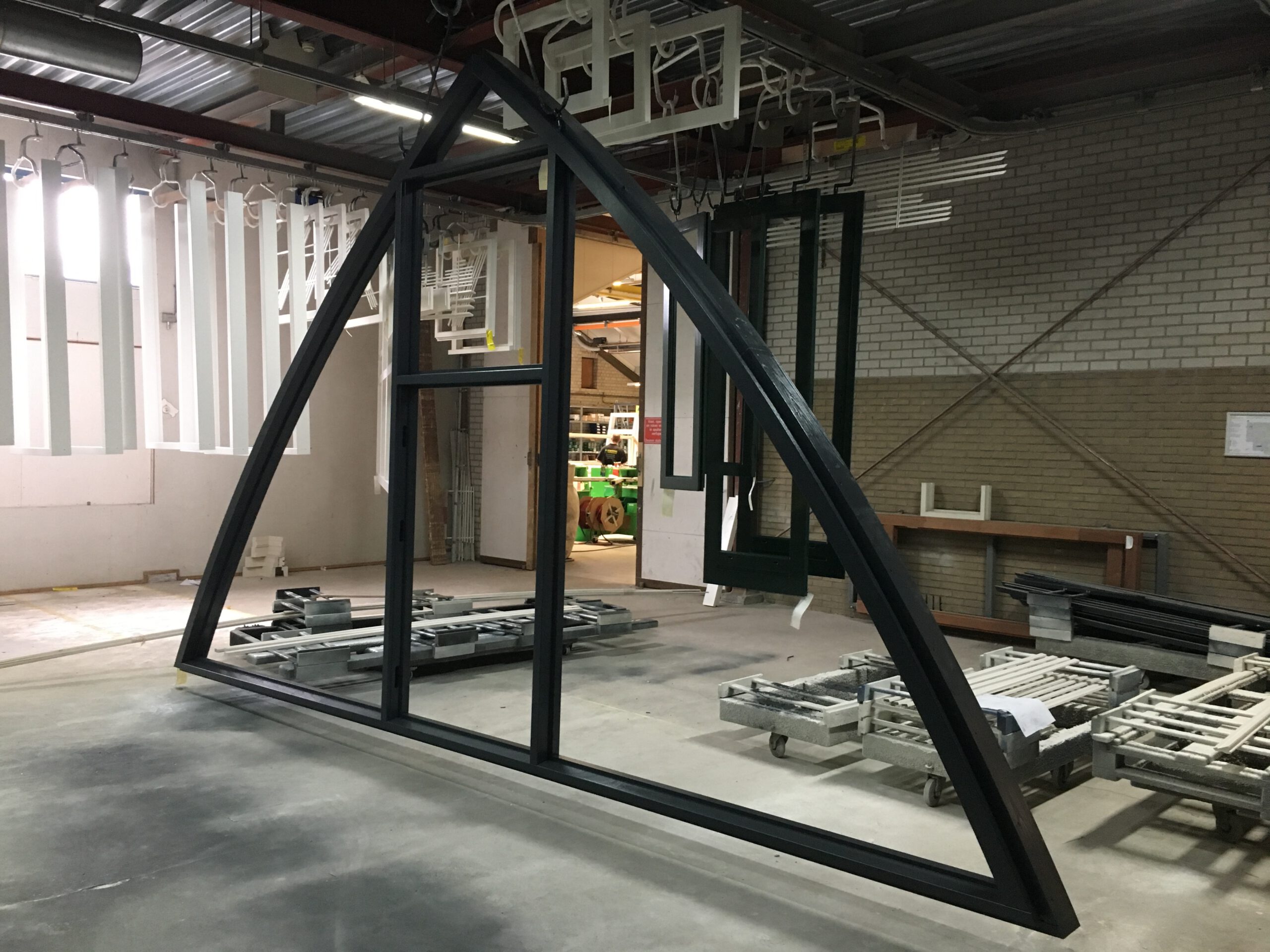 authentieke kozijnen, Hollandse kozijnen, nostalgische kozijnen, traditionele kozijnen, gevelkozijnen, hardhouten pui, pui, houten pui, buiten schuifpui, verticale schuiframen, houten schuifraam, Accoya ramen en kozijnen,