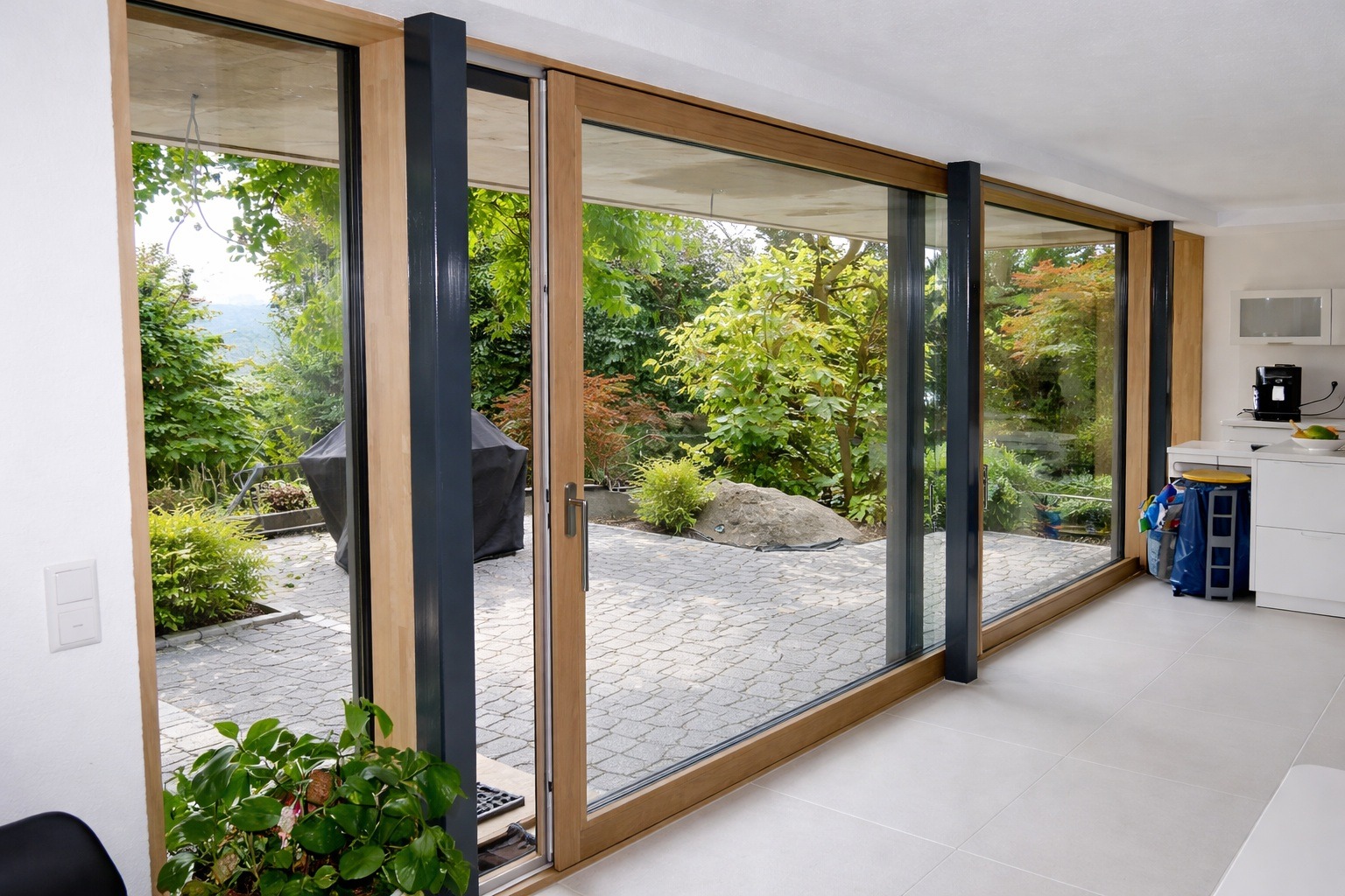 Accoya schuifpui, hef schuifpui, hef schuif, hf schuif, hefschuifsysteem, kiepschuif systeem, hefschuifdeur, hefschuifdeuren, hef schuifpuien, hef schuifdeuren, hefschuif, hefschuifraam, houten schuifpui,