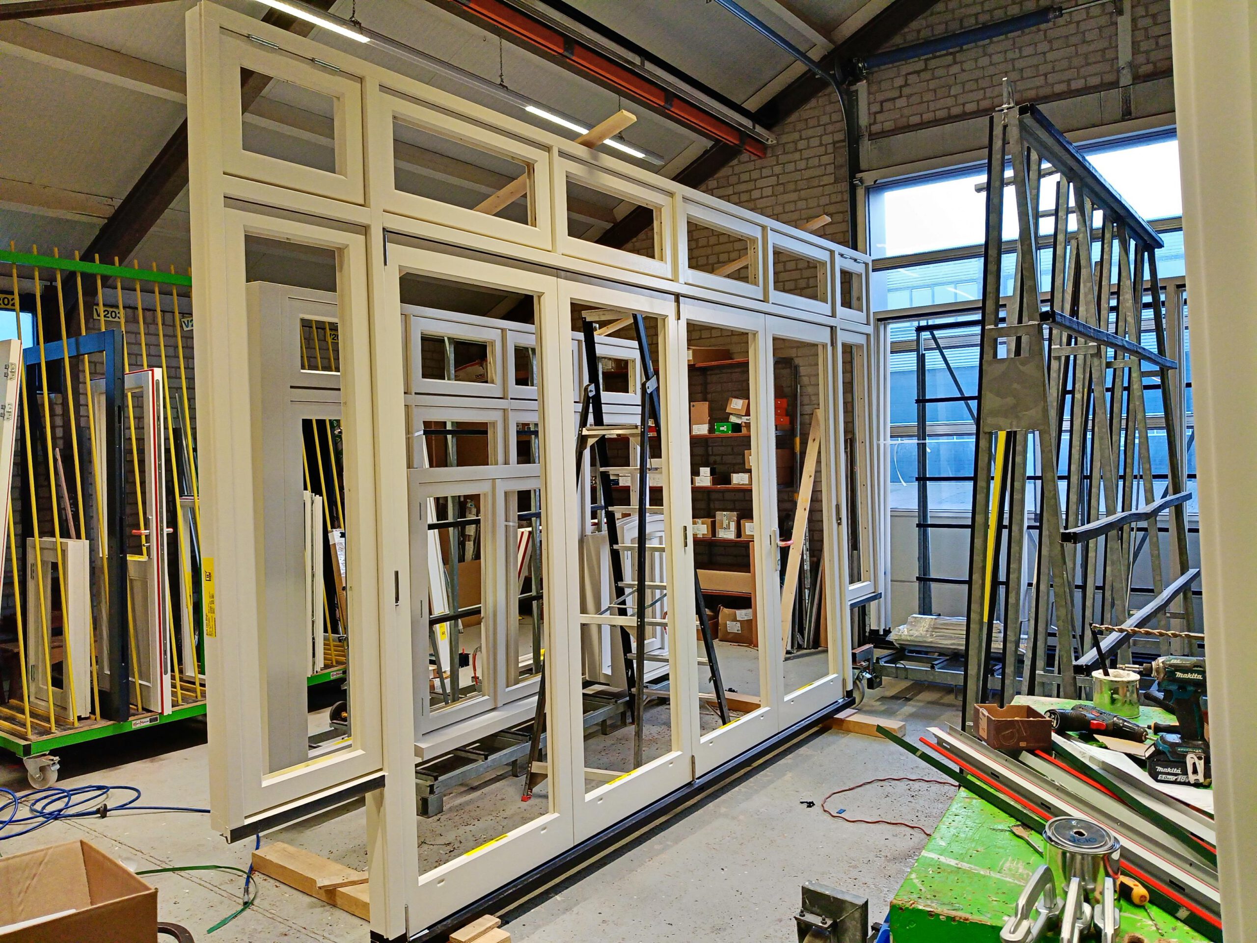 harmonica deuren, vouwdeuren, harmonica pui, vouwpui, harmonica vouwdeuren, houten vouwpui, buiten schuifpui, houten harmonica schuifpui, Accoya harmonica vouwdeuren