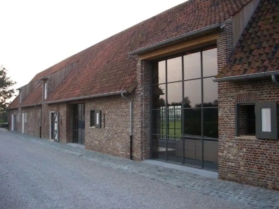 zwart gevelkozijn hout