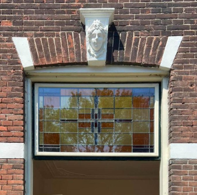 glas in lood, glas-in-lood, glas-in-loodramen, glas in lood ramen, glas-in-lood kozijnen, glas in lood in houten kozijnen, houten kozijnen met glas in lood, glas-in-loodraam op maat, glas in lood op maat, authentiek glas in lood, klassiek glas in lood, traditioneel glas in lood, ambachtelijk glas in lood, decoratief glas in lood, glas-in-loodpanelen, glas-in-loodramen op maat, glas-in-lood voordeur, voordeur met glas in lood, houten voordeur met glas in lood, glas in lood bovenlicht, glas-in-lood bovenlichten, glas in lood in ramen, glas in lood in deuren, glas-in-lood deurpanelen, glas in lood voor monumentale panden, glas in lood jaren 30 woning, glas in lood jaren 30 stijl, glas in lood in oude woningen, glas in lood in klassieke woningen, glas in lood restauratie, glas-in-lood vervangen, glas-in-lood herstellen, glas in lood isoleren, glas-in-lood isolatieglas, glas in lood met dubbel glas, glas in lood met HR++ glas, glas in lood met voorzetraam